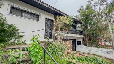 house em Rua Professor Fernando Carneiro, Três Figueiras - Porto Alegre - RS