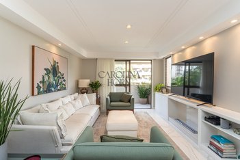 apartment em Avenida Luiz Manoel Gonzaga, Três Figueiras - Porto Alegre - RS