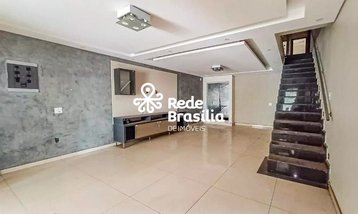 house em QNL 14 Conjunto E, Taguatinga Centro (Taguatinga) - Brasília - DF