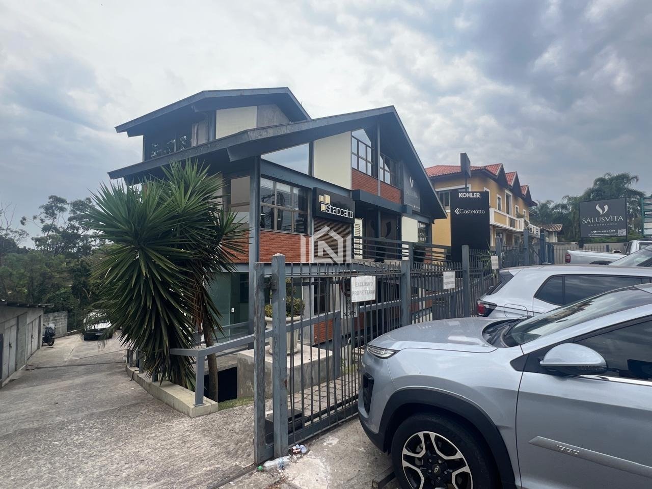 Salas para locação Avinida São Camilo- entrada lateral