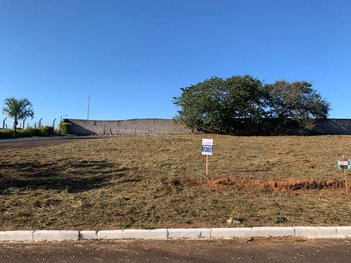 land_lot em Rua Leonor Cruz Junqueira, Riviera do Lago - Varginha - MG