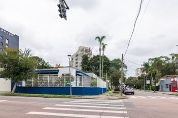 commercial_building em Reinaldino Schaffenberg de Quadros, Alto da Rua XV - Curitiba - PR