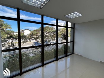 office em Rua Rouxinol, Ariribá - Balneário Camboriú - SC