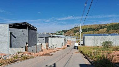 industrial em Rua Cerejeira, Sapucaias III - Contagem - MG