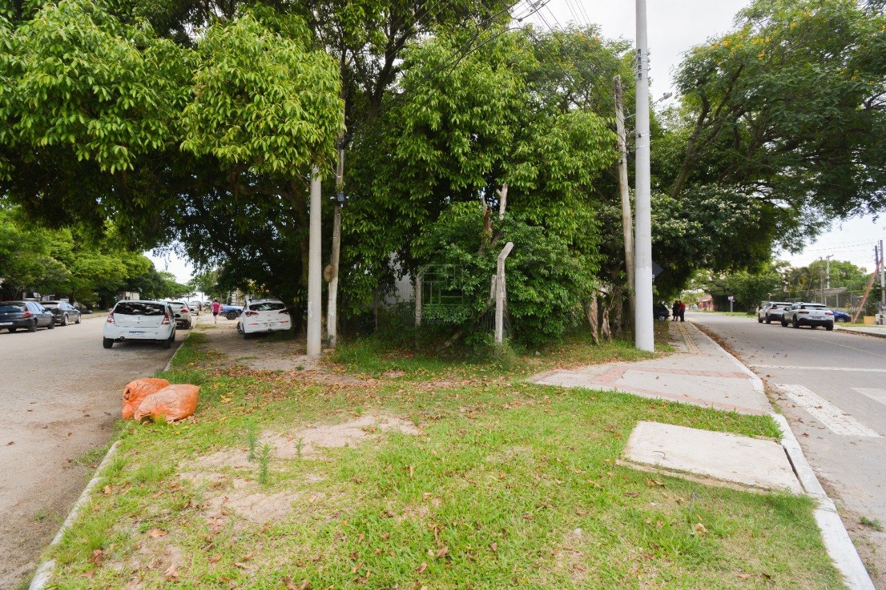 rua onde o terreno fica localizado