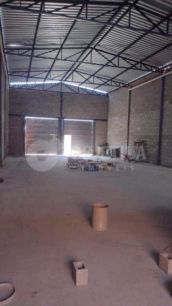 industrial em Avenida Wilson Rodrigues da Silva, Loteamento Residencial Pequis - Uberlândia - MG