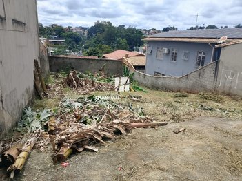 land_lot em Rua Humberto Rosa Teixeira, Santa Amélia - Belo Horizonte - MG