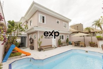 house em Rua Barão do Cerro Azul, Centro - São José dos Pinhais - PR
