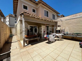 house em Rua Aniceto Pereira, Tubalina - Uberlândia - MG