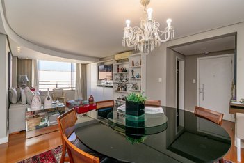 apartment em Rua Vinte e Quatro de Outubro, Moinhos de Vento - Porto Alegre - RS