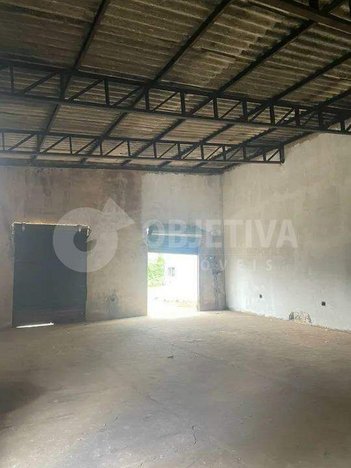 industrial em Rua Aldorando José de Souza, Lagoinha - Uberlândia - MG