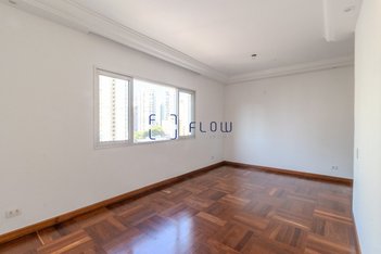 apartment em Avenida Chibarás, Moema - São Paulo - SP