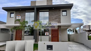 house em Avenida dos Jerivás, Cachoeira do Bom Jesus - Florianópolis - SC