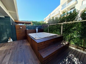 apartment em Rua das Piraúnas, Jurerê Internacional - Florianópolis - SC