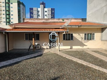 house em José Raimundo de Oliveira, Centro - Itajaí - SC