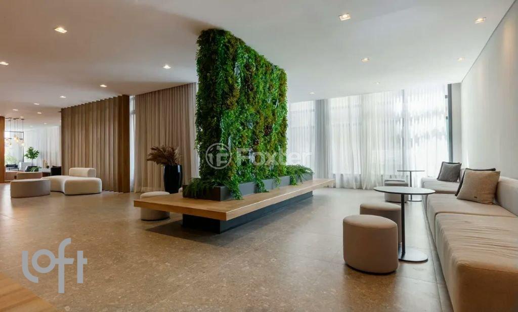 lounge-com-jardim-vertical-e-sofa-de-canto
