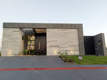 house em Avenida Joaquim Teixeira Alves, Centro - Dourados - MS