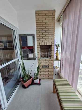 apartment em Avenida Lázara Alves Ferreira, Santa Mônica - Uberlândia - MG