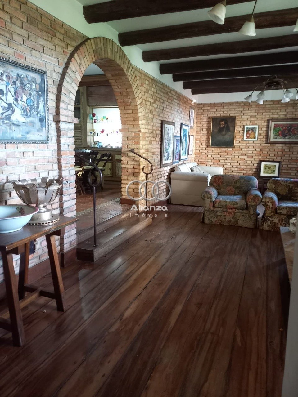 Casa com 3 quartos — Santo Antônio, Belo Horizonte