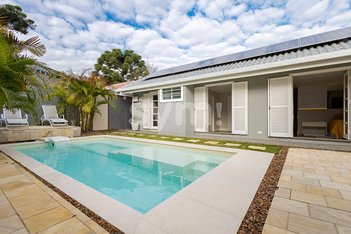 house em Avenida Vereador Toaldo Túlio, São Braz - Curitiba - PR