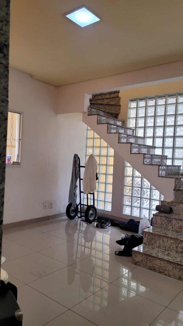 Casa com 2 quartos — Piratininga (Venda Nova), Belo Horizonte