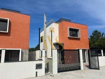 house em Rua Candido Pereira dos Anjos, São João do Rio Vermelho - Florianópolis - SC