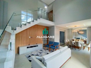 house em Avenida Doutor João Beraldo, Centro - Pouso Alegre - MG