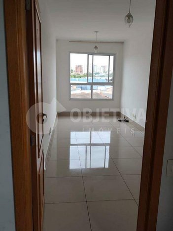 apartment em Rua Carlos Vilela Marquez, Presidente Roosevelt - Uberlândia - MG