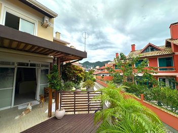 house em Evangelina Tavares Moellmann, Pântano do Sul - Florianópolis - SC