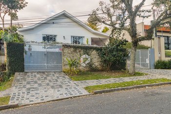 house em Rua Gregório de Matos, São Lourenço - Curitiba - PR