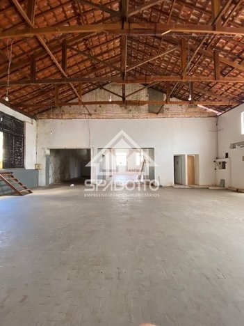 office em Rua Capitão José Paes de Almeida, Alto - Botucatu - SP