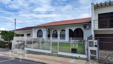 house em Rua Moura, Barreiros - São José - SC