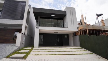 house em Rua Irma Schreiner Maran, Santa Cândida - Curitiba - PR