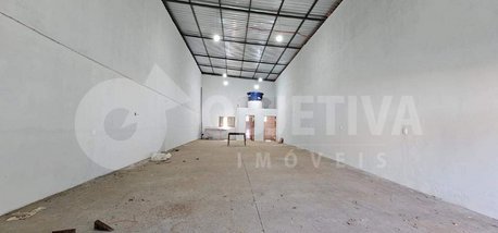 industrial em Rua Piauí, Marta Helena - Uberlândia - MG