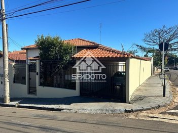 house em Rua Moacyr Teixeira, Vila Lavapés - Botucatu - SP