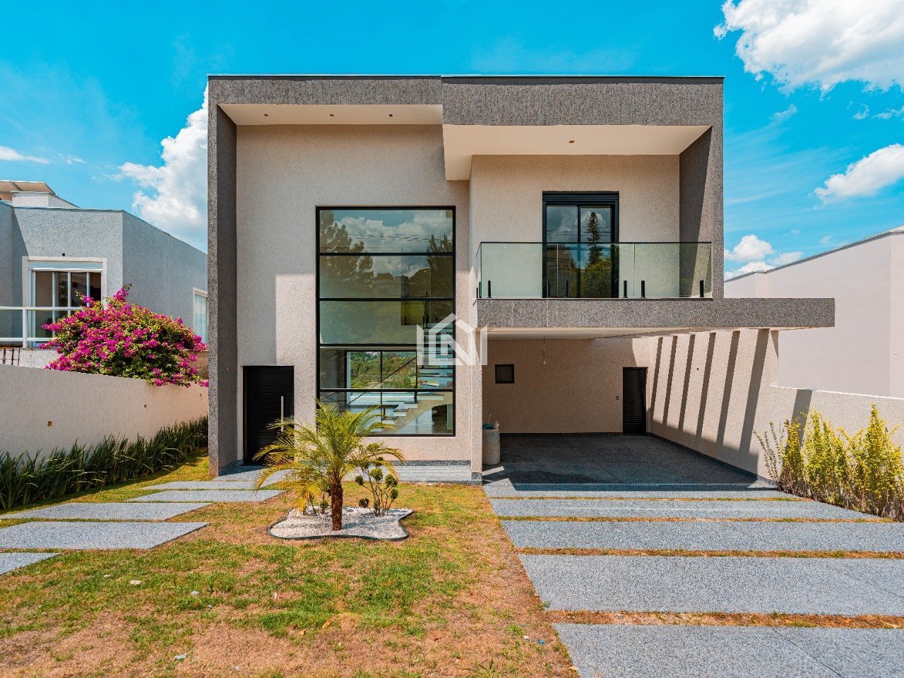 casa a venda no condomínio Lago do Sol fachada