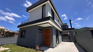 house em Rua Evangelina Tavares Moellmann, Pântano do Sul - Florianópolis - SC