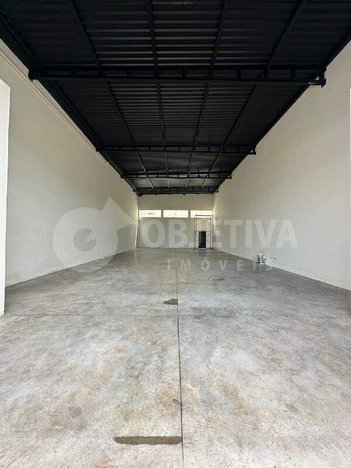 business em Rua Ari de Souza Neves, Shopping Park - Uberlândia - MG