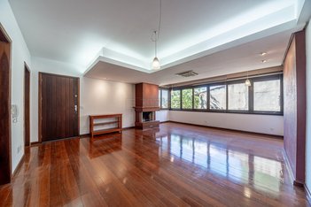 apartment em Rua Cervantes, Jardim Botânico - Porto Alegre - RS