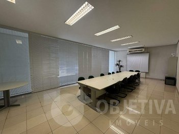business em Avenida Rondon Pacheco, Lídice - Uberlândia - MG