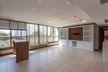 apartment em Rua Primeiro de Janeiro, Três Figueiras - Porto Alegre - RS