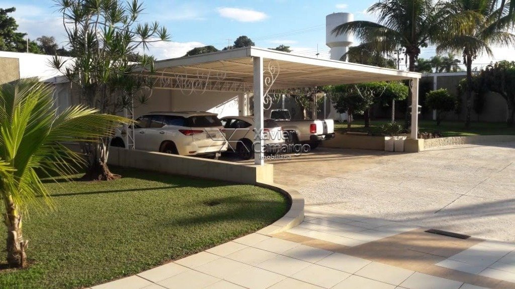 Garagem coberta