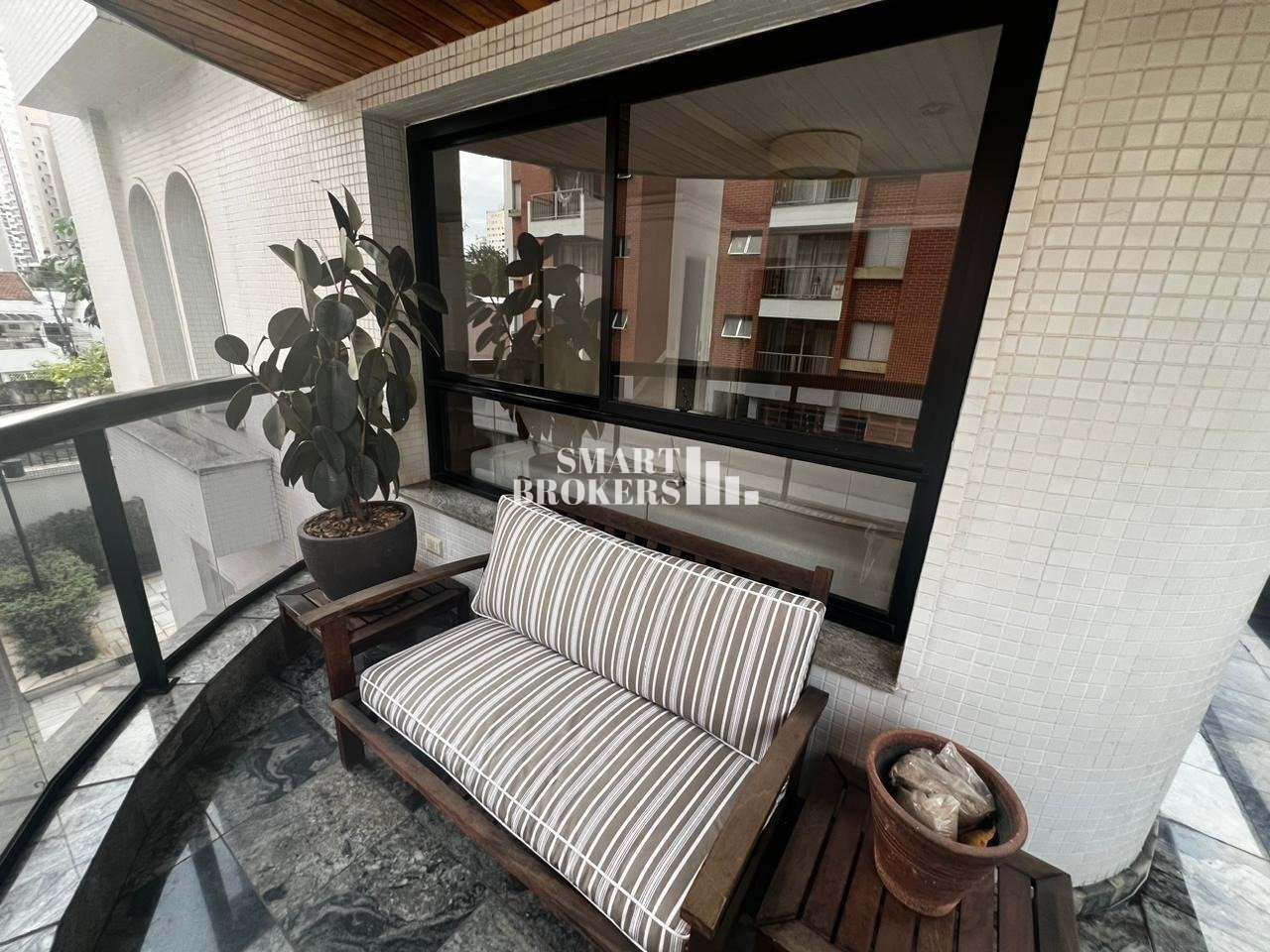 Apartamento à venda, 170 metros quadrados, 2 quartos (3 suítes) 3 vagas - Moema, São Paulo