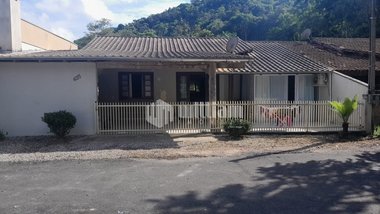 house em Rua Valentin Veneri, São João - Brusque - SC