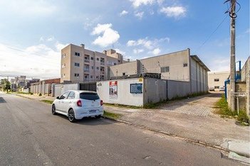 industrial em Rua Antônio Gonçalves Dias, Vargem Grande - Pinhais - PR
