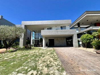 house em Rua Rio Jacuí, Xangri-Lá - Xangri-Lá - RS