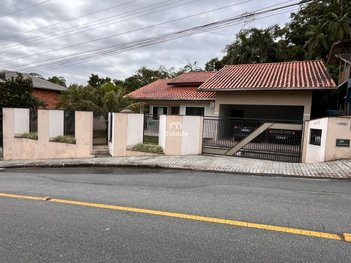 house em Rua Martim Kochella, Ilha da Figueira - Jaraguá do Sul - SC