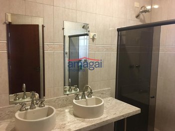 house em Avenida Sérgio Milliet da Costa e Silva, Loteamento Villa Branca - Jacareí - SP