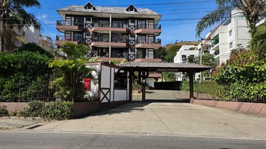 apartment em Estrada União e Indústria, Pedro do Rio - Petrópolis - RJ