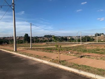 land_lot em Avenida Antônia Espudário de Oliveira, Vila Dutra - Bauru - SP